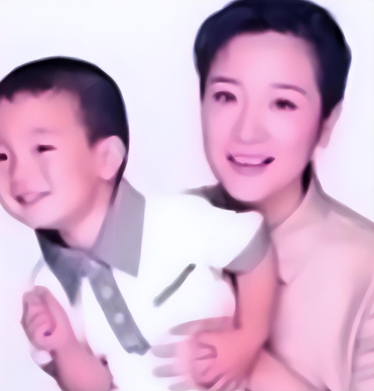 陈小艺有过几次婚史（演员陈小艺的混乱情史）