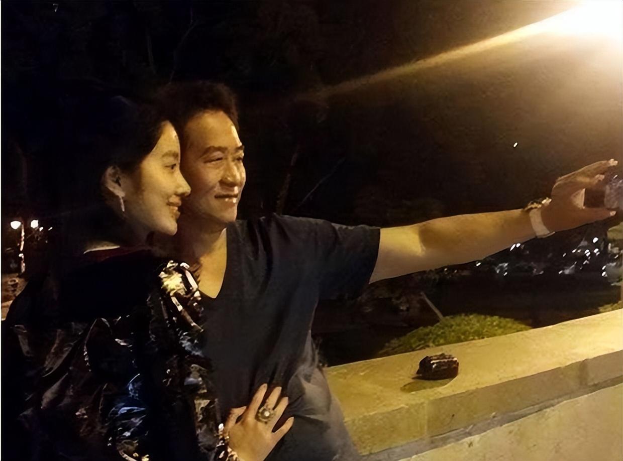 陈金飞是刘亦菲什么人（亿万富翁陈金飞和刘亦菲关系）