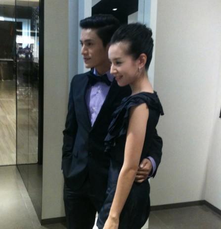 陈坤董洁高调秀恩爱（陈坤和董洁公布恋情）