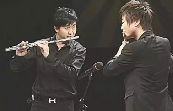 韦唯现在的老公照片（ 揭秘歌手韦唯和迈克尔离婚的原因）