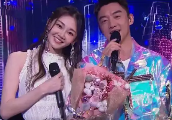 程晓玥为什么要和郑恺分手（程晓玥个人资料介绍）