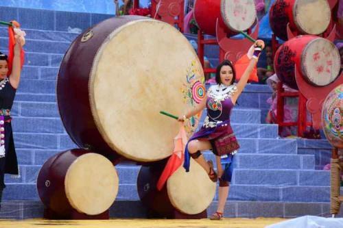 著名歌手阿朵跟谁结婚了（42岁阿朵至今因为高晓松未婚）