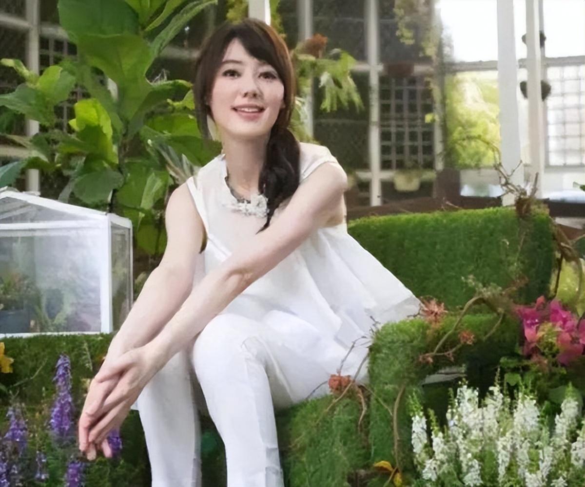 王冠私生活太烂了（女主持王冠的绯闻经历）