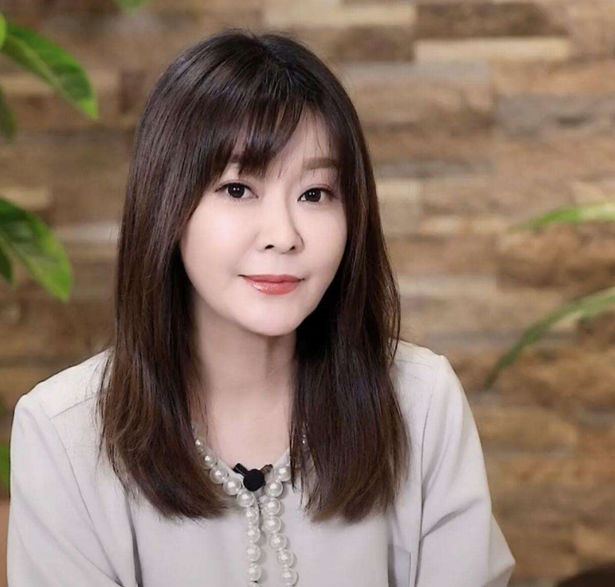 主持人王小骞简介（王小骞和谭江海的爱情故事）