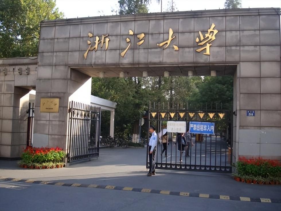 主持人沈冰犯的什么罪（沈冰出狱后的现状生活）