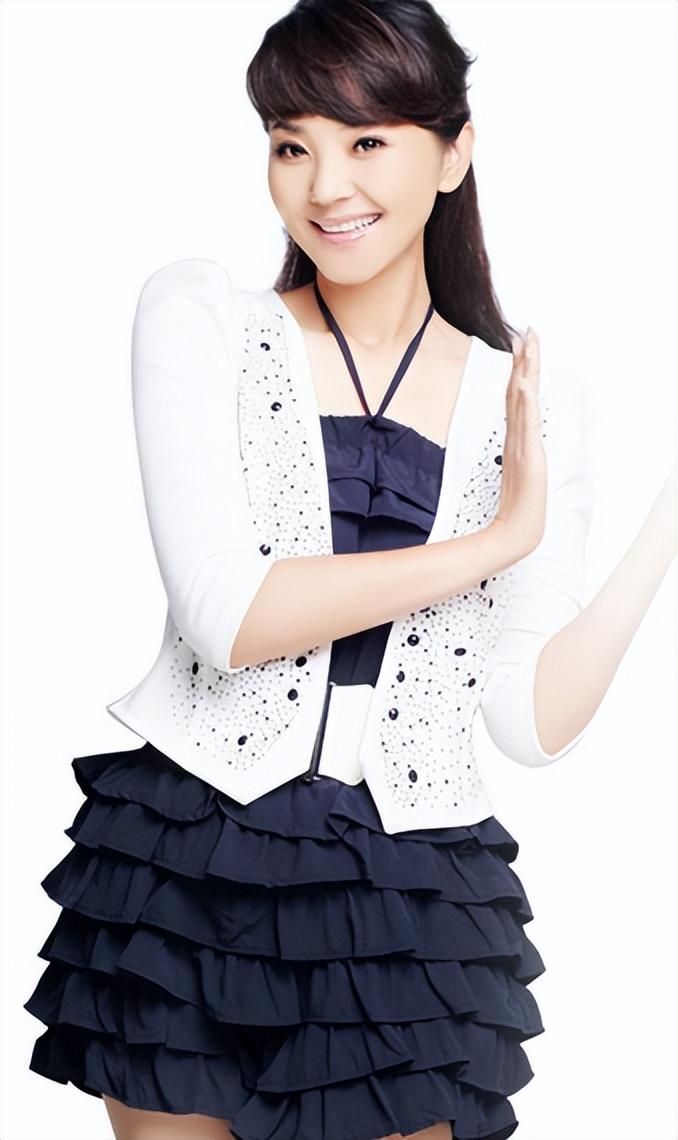 主持人方琼的老公杨阳简介（方琼一家三口的照片）