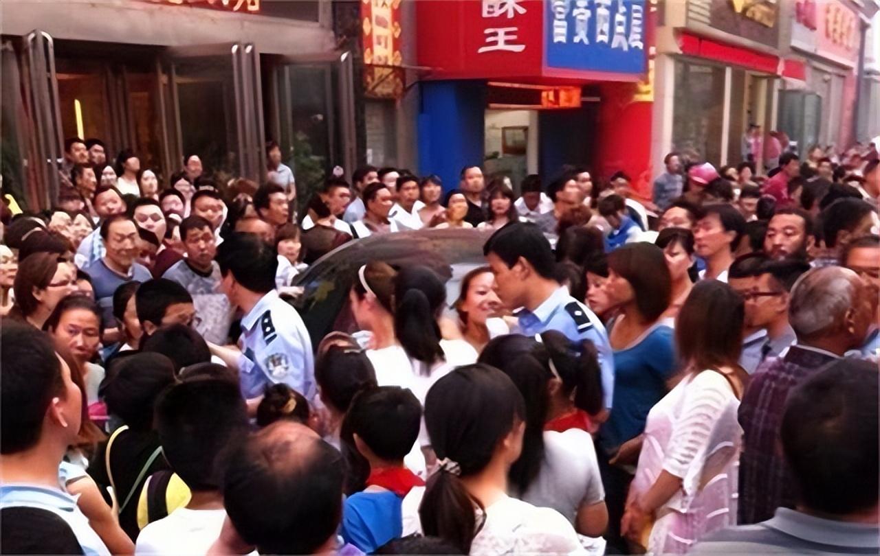 肇事女司机毕娇后台是谁（河南毕娇事件简介）