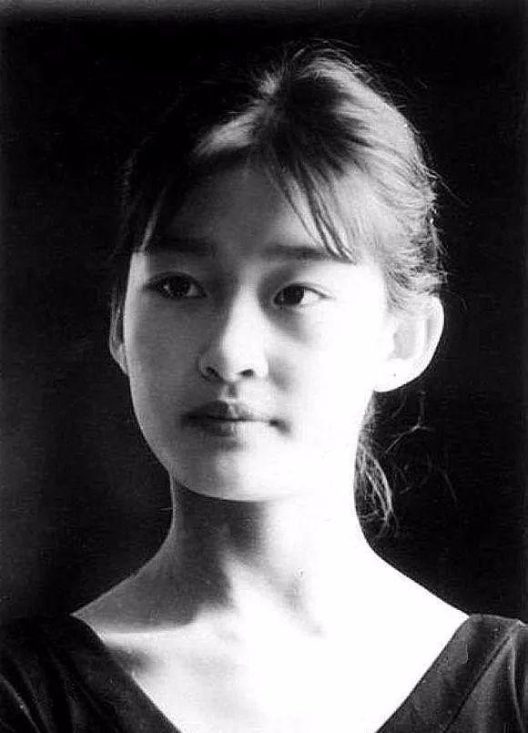 盖丽丽喂奶门事件（演员盖丽丽资料介绍）