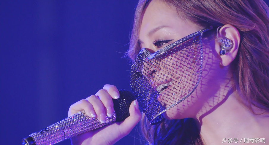 滨崎步为啥失聪了（日本天后滨崎步失去听力的原因）