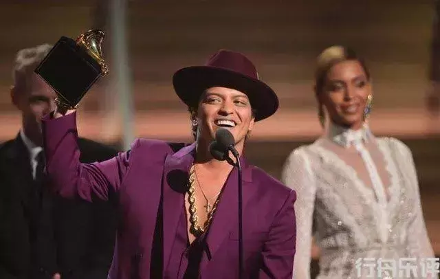 火星哥为什么叫火星哥（国际巨星火星哥Bruno Mars资料简介）