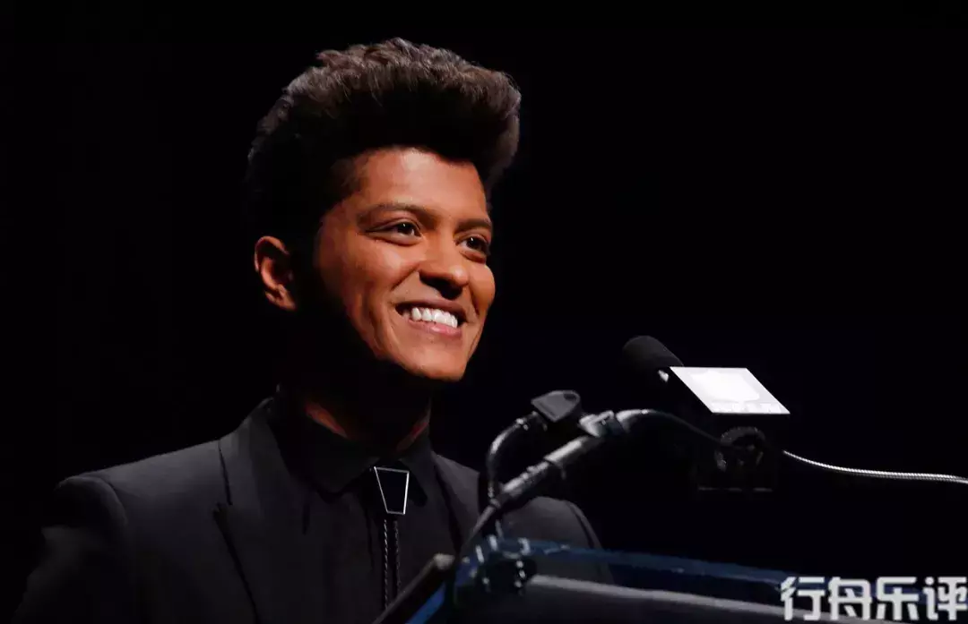 火星哥为什么叫火星哥（国际巨星火星哥Bruno Mars资料简介）