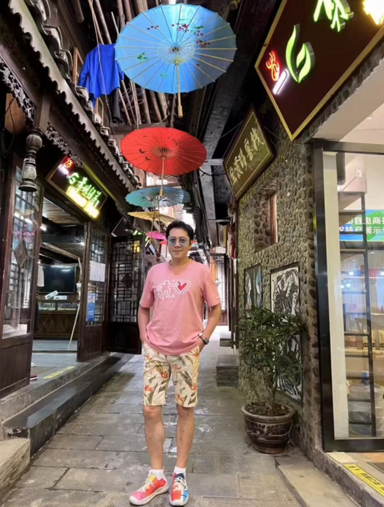 蔡国庆年龄多大属啥（国内知名的歌手蔡国庆成名史）