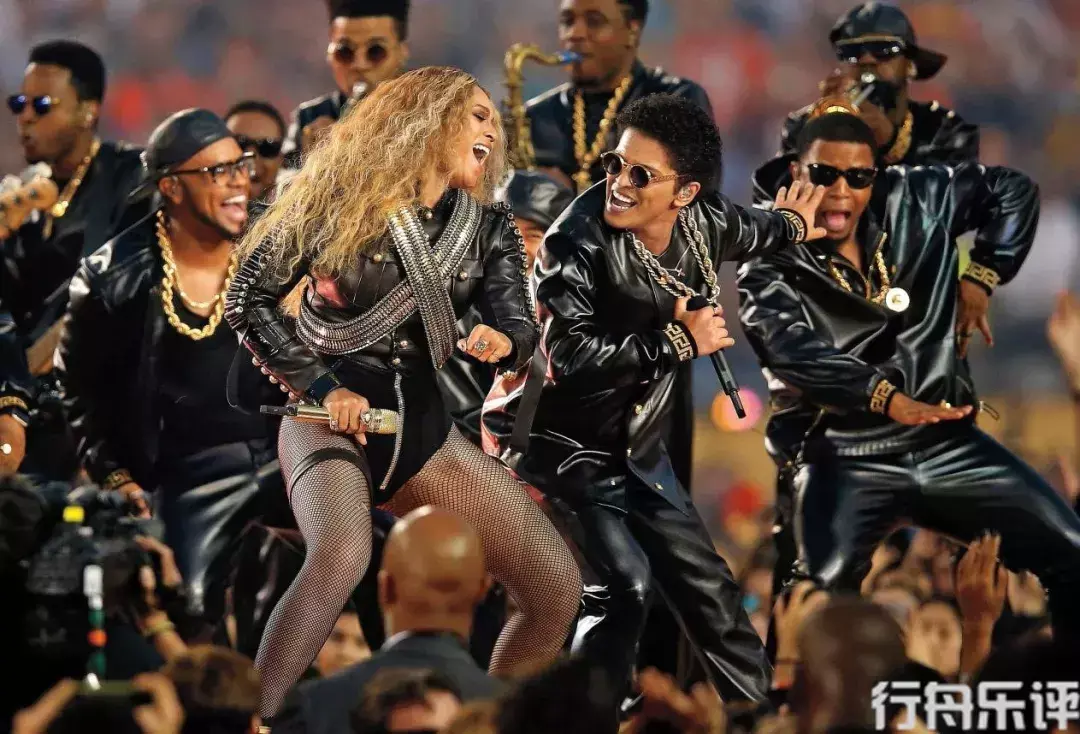 火星哥为什么叫火星哥（国际巨星火星哥Bruno Mars资料简介）