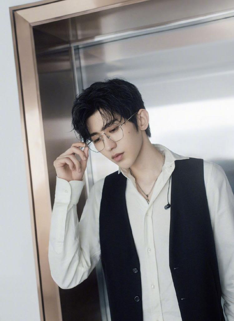 蔡徐坤身高184是真的吗（鸡哥蔡徐坤资料介绍）