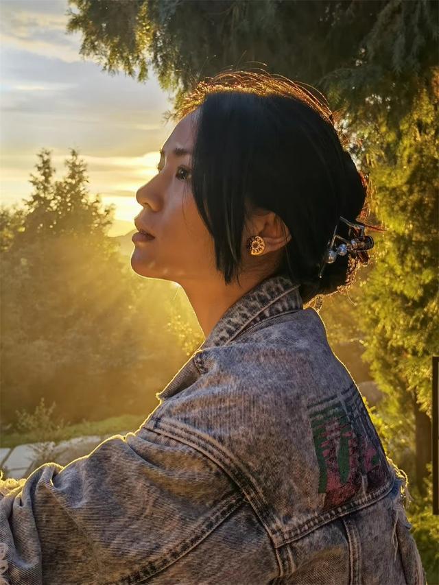 超女黄英老公干什么（黄英一家生活现状）