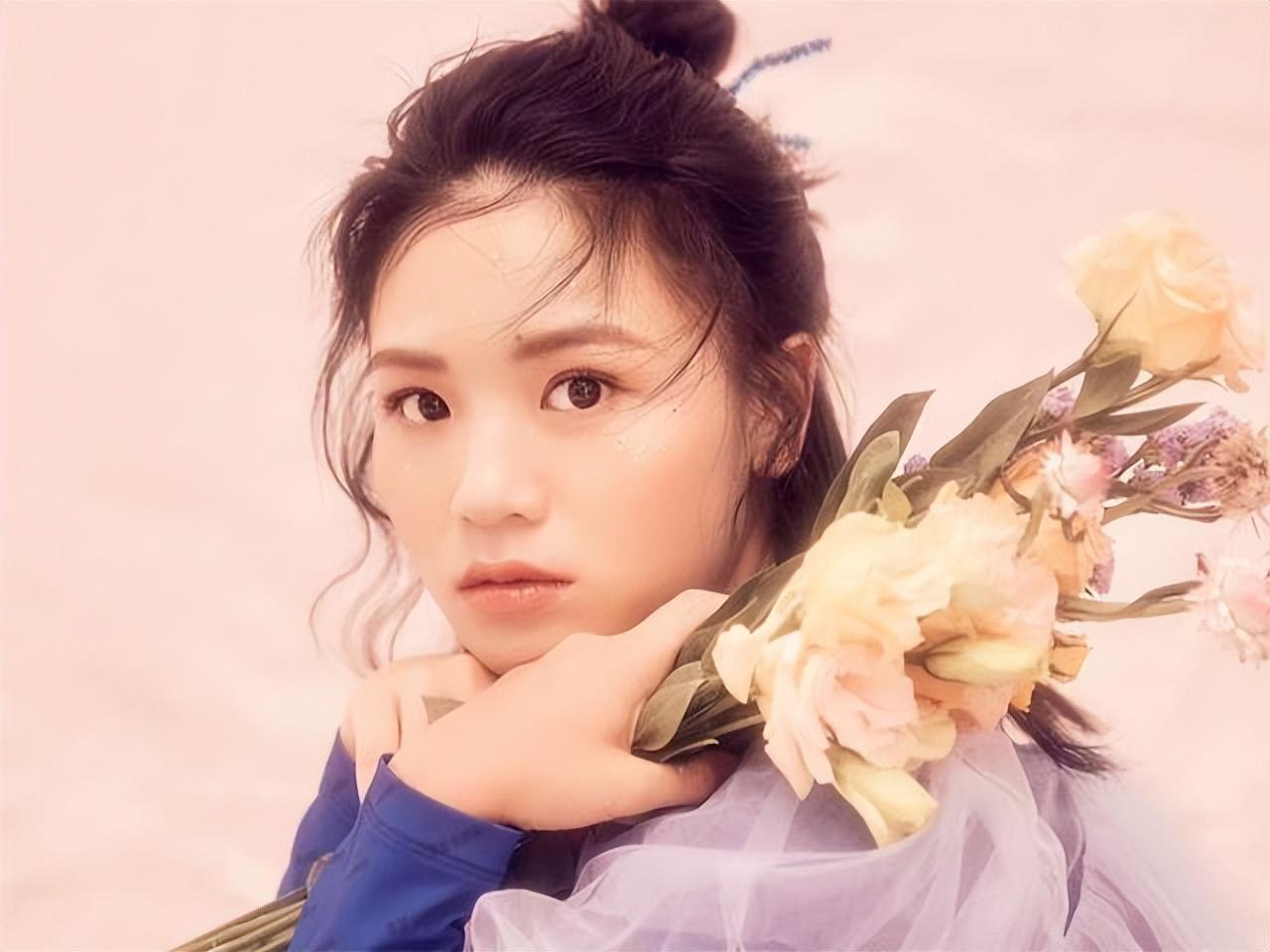 超女黄英老公干什么（黄英一家生活现状）