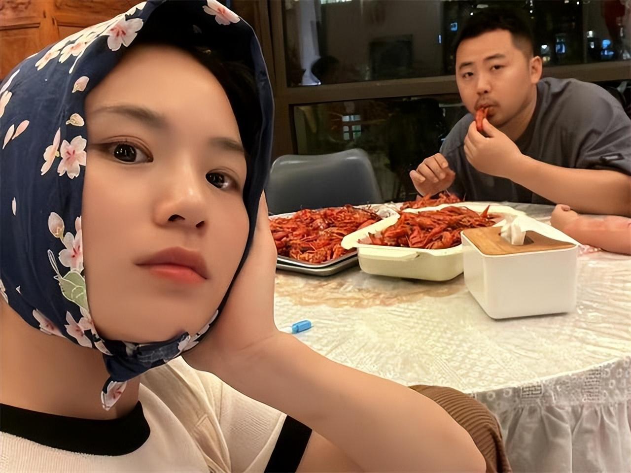 超女黄英老公干什么（黄英一家生活现状）