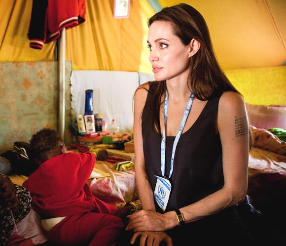 安吉丽娜朱莉纹身的意思（安吉丽娜朱莉纹身的含义）