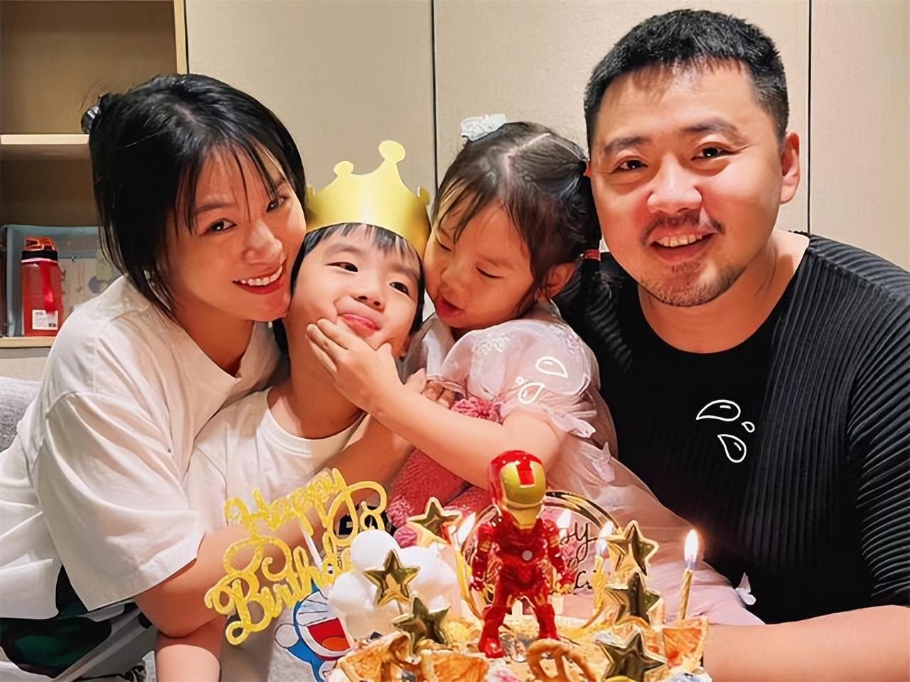 超女黄英老公干什么（黄英一家生活现状）