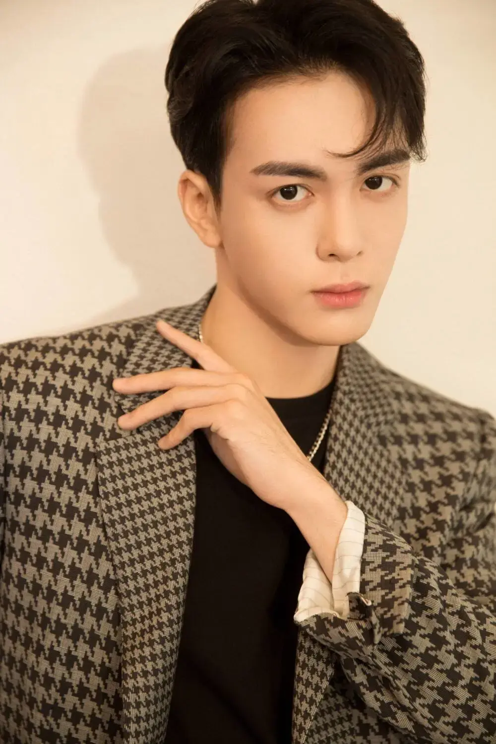 曾舜晞有没有整容（曾舜晞和吴磊长得很像）