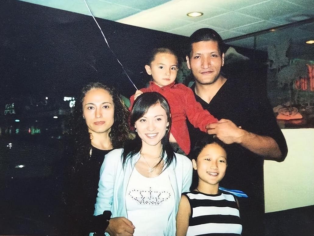 巴特尔老婆德明简介（男篮巴特尔娶二婚大10岁带俩娃）