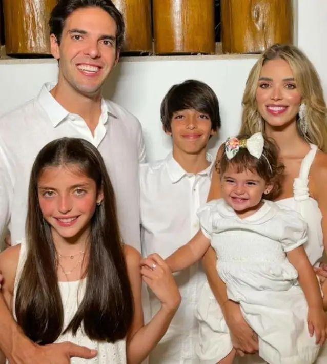 巴西著名球星卡卡在哪个位置（巴西球星卡卡现状）