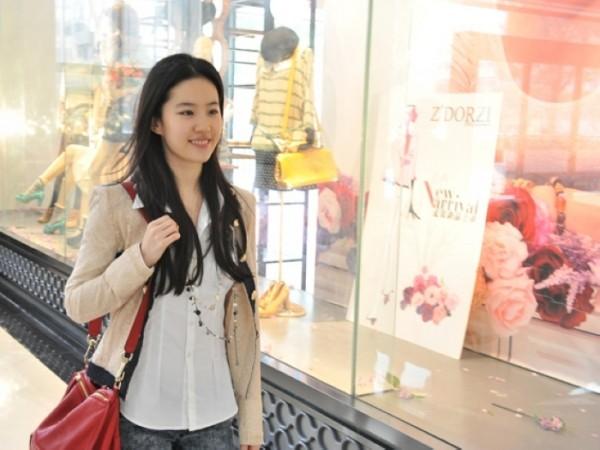 刘亦菲曾轶可为什么分手（揭秘曾轶可和刘亦菲绯闻恋情）