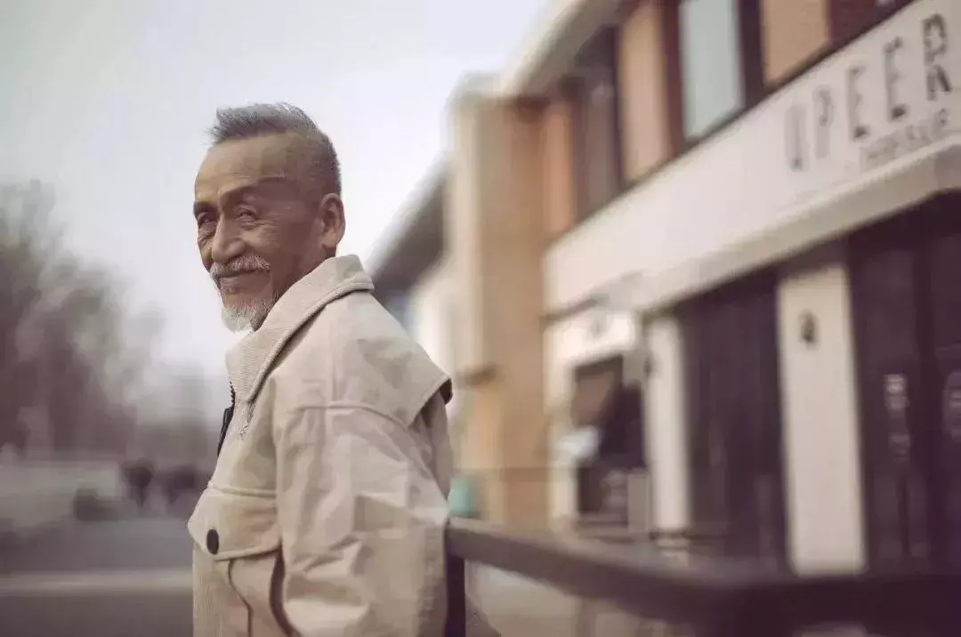 陈彼得年轻时候的照片（歌手陈彼得个人资料简介）