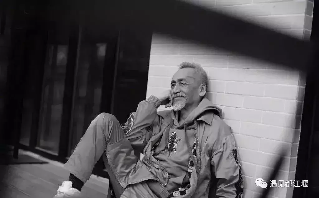 陈彼得年轻时候的照片（歌手陈彼得个人资料简介）