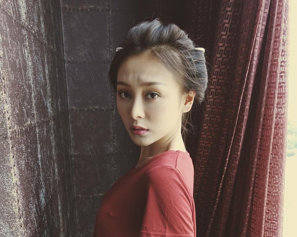 喜爱夜蒲3演员何佩瑜（香港名模何佩瑜资料简介）