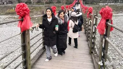 陈彼得年轻时候的照片（歌手陈彼得个人资料简介）