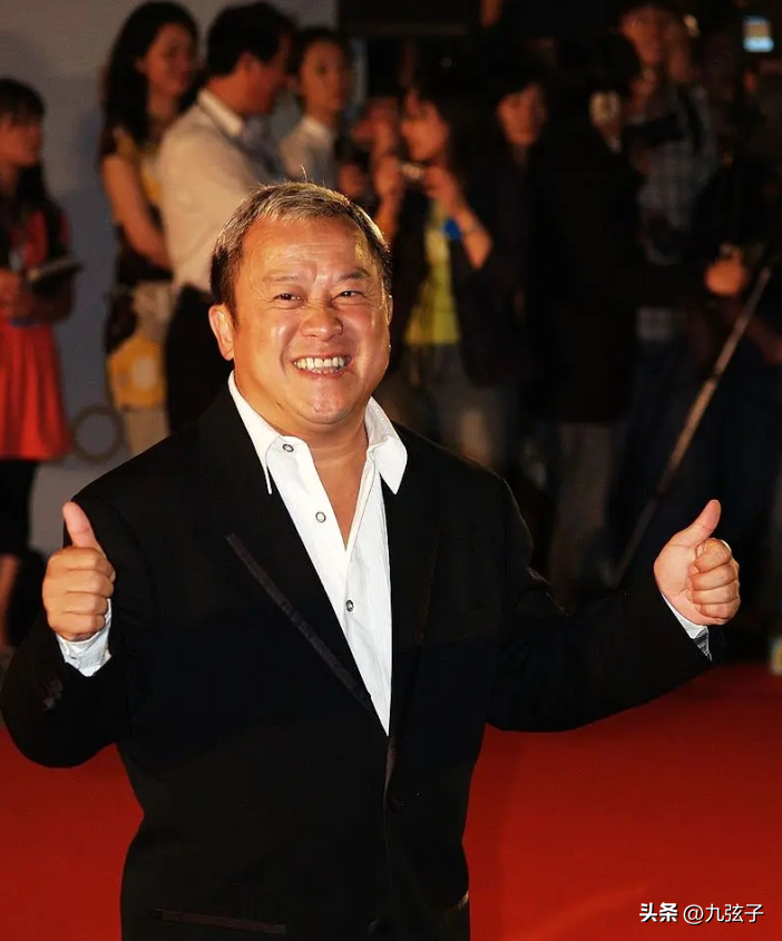 曾志伟酒后说尝到过周冬雨（周冬雨和曾志伟亲密关系真相）