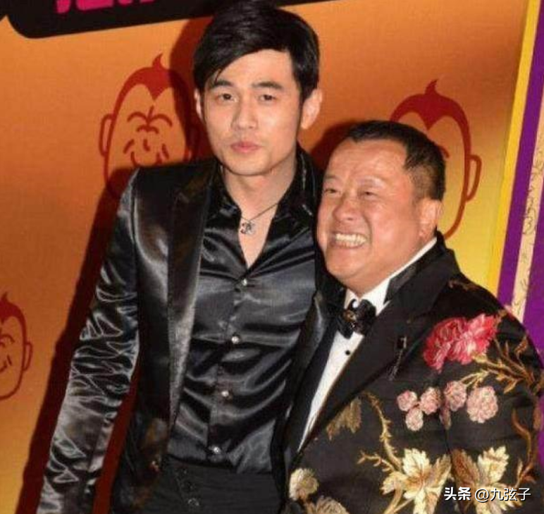 曾志伟酒后说尝到过周冬雨（周冬雨和曾志伟亲密关系真相）