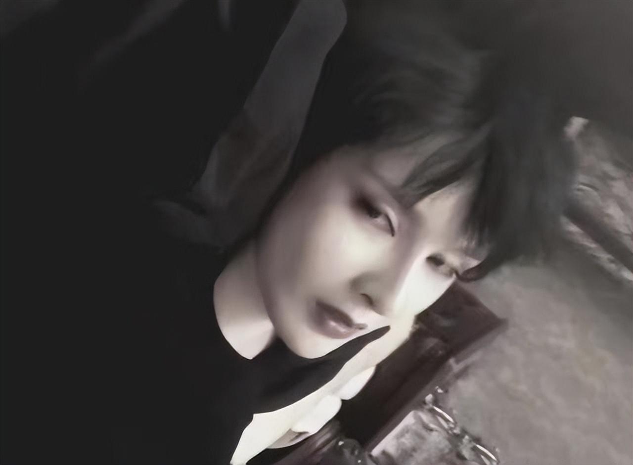 沉珂真的割过舌头吗(初代网红沉珂故事揭秘)