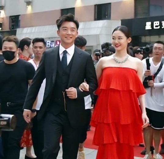 程晓玥为什么要和郑恺分手（程晓玥个人资料介绍）