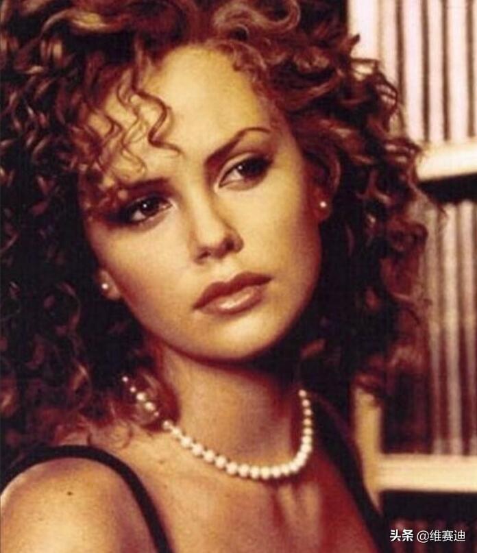 查理兹塞隆在美国地位（南非女神查理兹·塞隆资料简介）