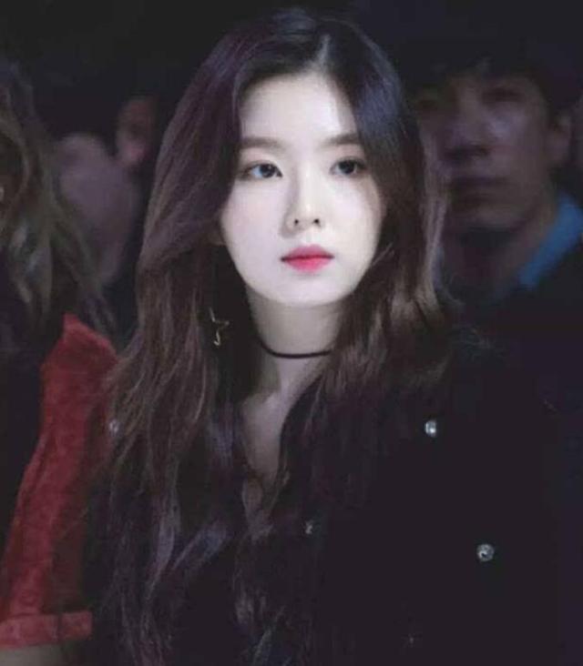 黑茶色的头发颜色是什么样子的（黑茶色与黑色头发对比）