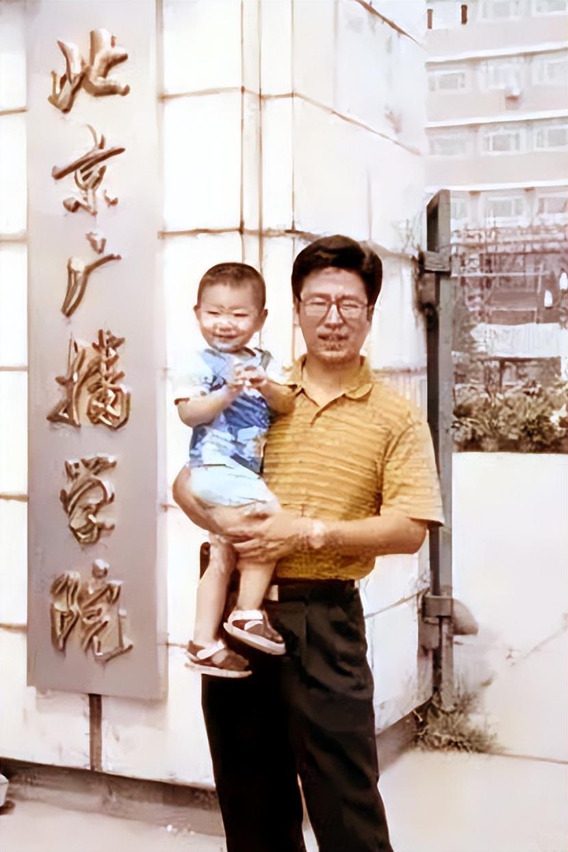 央视主持人白岩松怎么了（江苏女婿白岩松资料介绍）