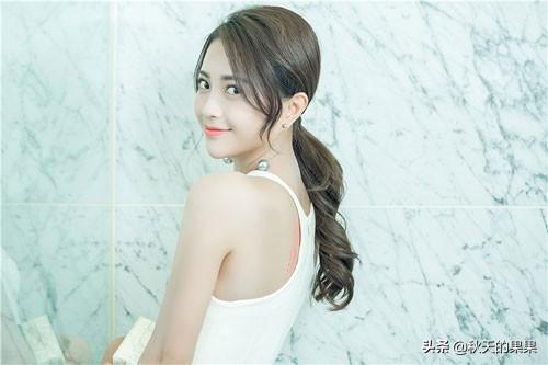 包文婧1987年7月10日出生于辽宁省，饺子妈身材好人漂亮