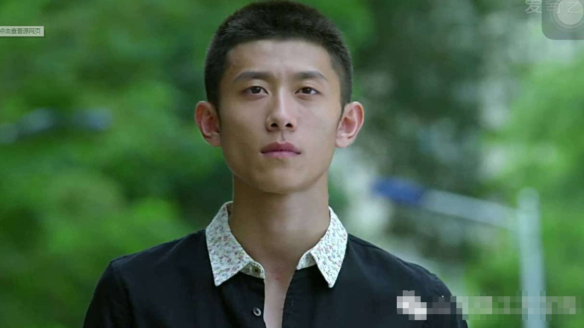 鲍莉和鲍蕾长得太像了（娱乐圈亲戚关系大盘点）