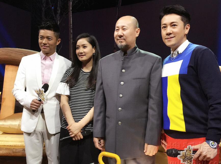 鲍莉和鲍蕾长得太像了（娱乐圈亲戚关系大盘点）