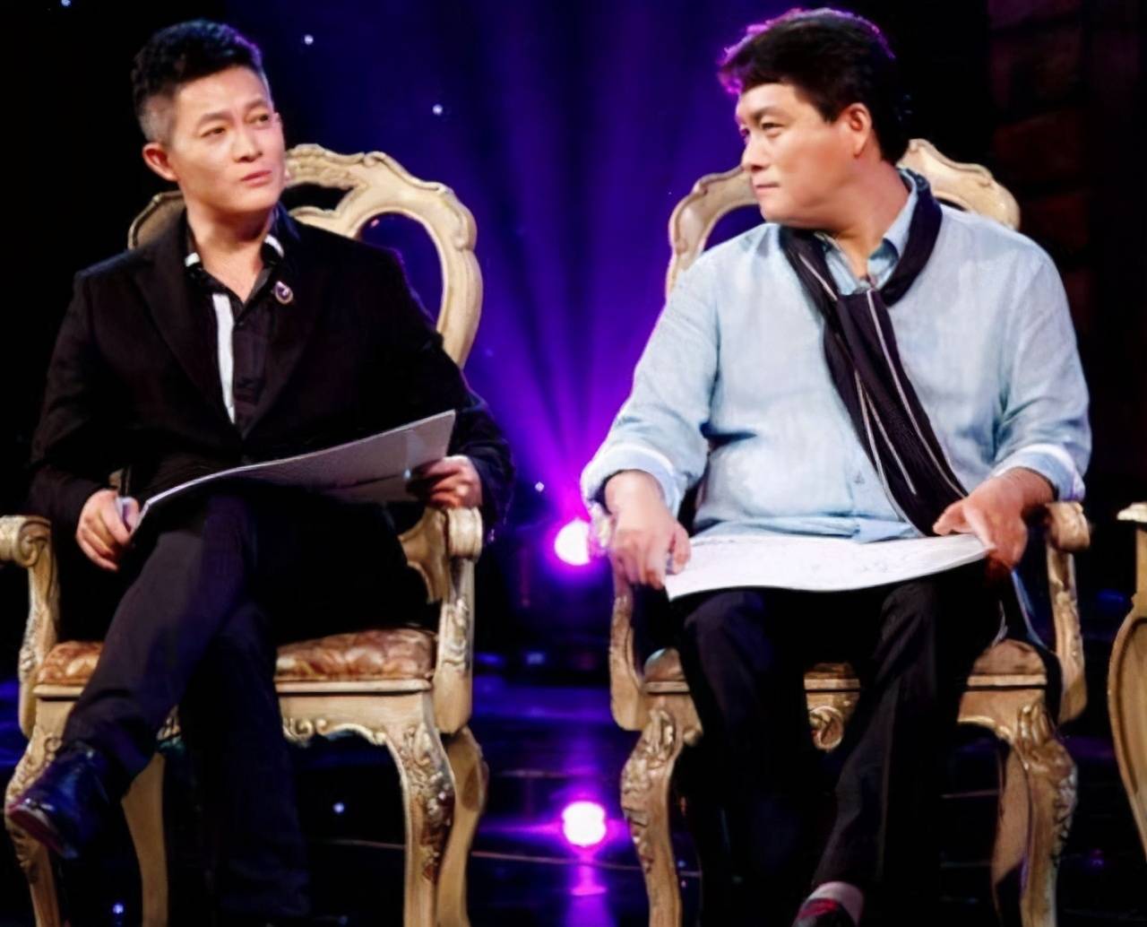 鲍莉和鲍蕾长得太像了（娱乐圈亲戚关系大盘点）