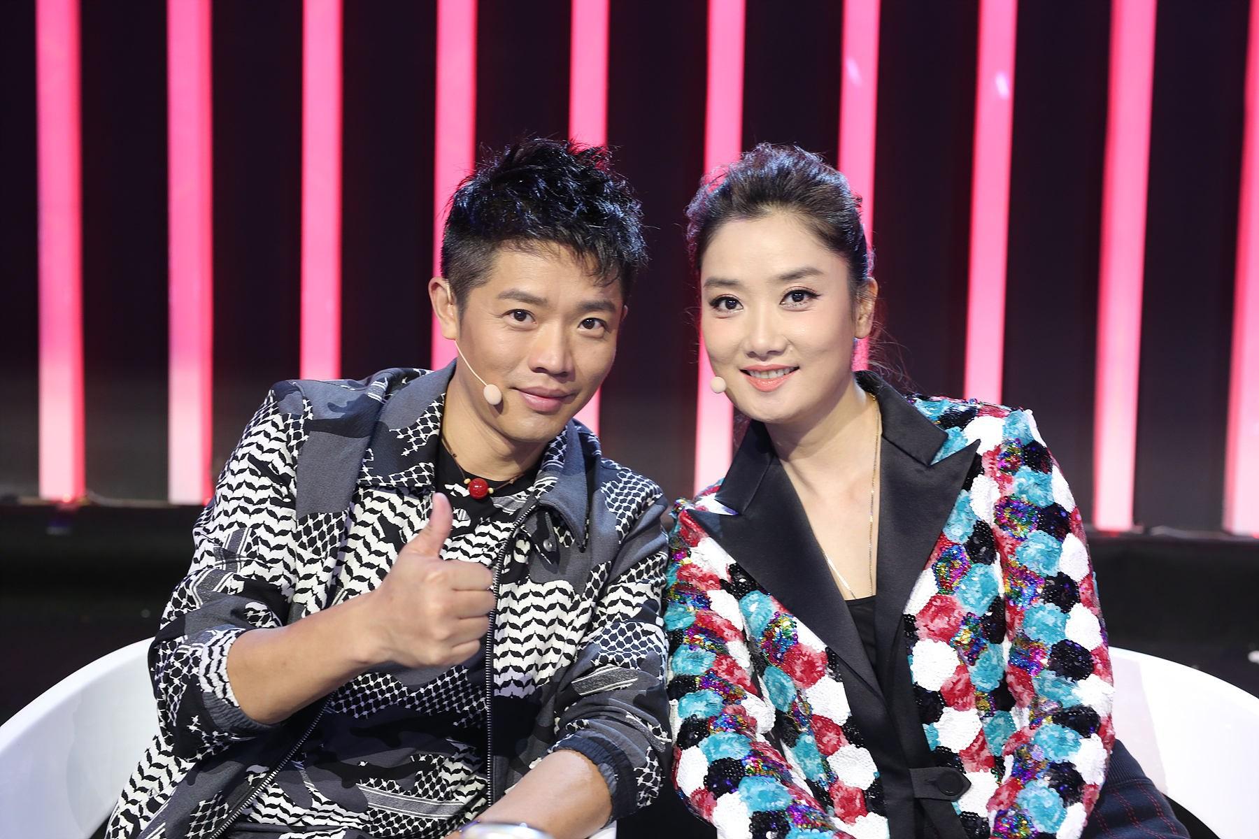 鲍莉和鲍蕾长得太像了（娱乐圈亲戚关系大盘点）