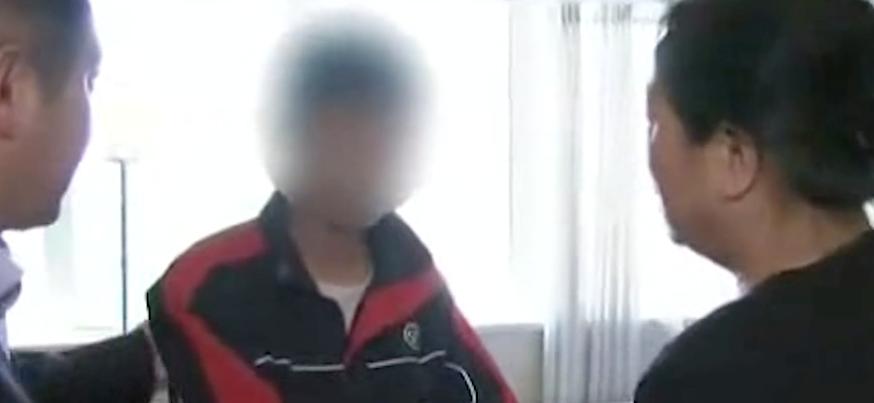 顺丰挨打小哥叫什么（16年顺丰小哥事件）