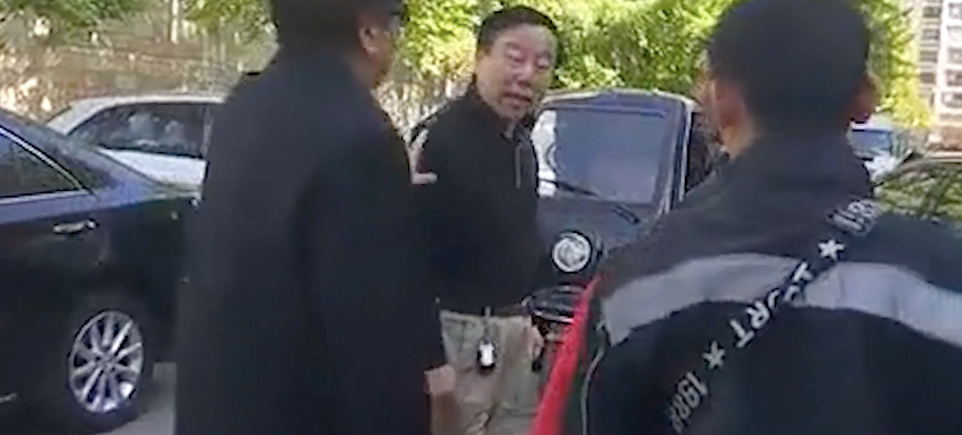 顺丰挨打小哥叫什么名字（16年顺丰小哥事件过程）