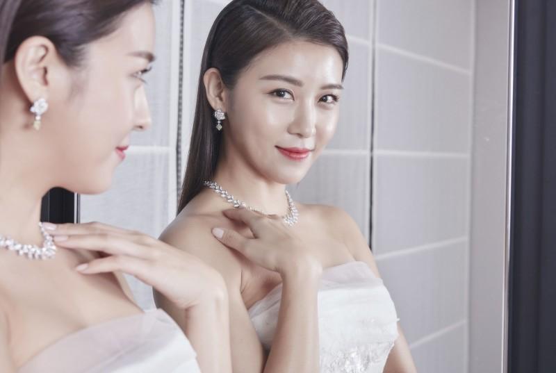 河智苑为什么无人敢娶（44岁的韩国女神河智苑情史揭秘）