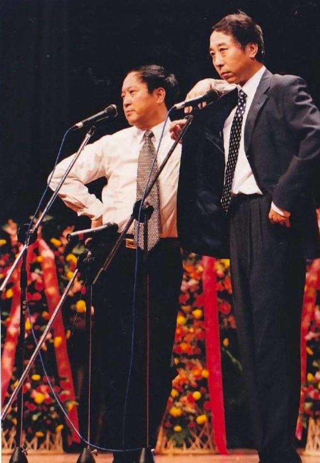 相声演员冯巩的妻子是谁（冯巩妻子艾慧介绍）