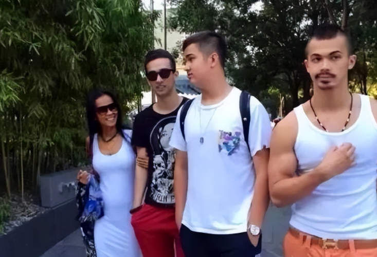 韦唯现在的老公照片（ 揭秘歌手韦唯和迈克尔离婚的原因）