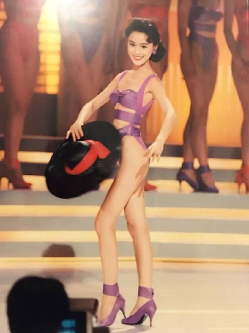 梁小冰的个人资料（最美阿珂梁小冰的传奇婚史）