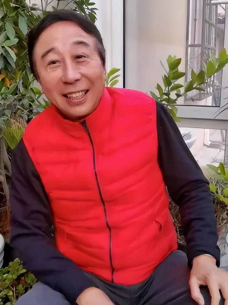 相声演员冯巩的妻子是谁（冯巩妻子艾慧介绍）